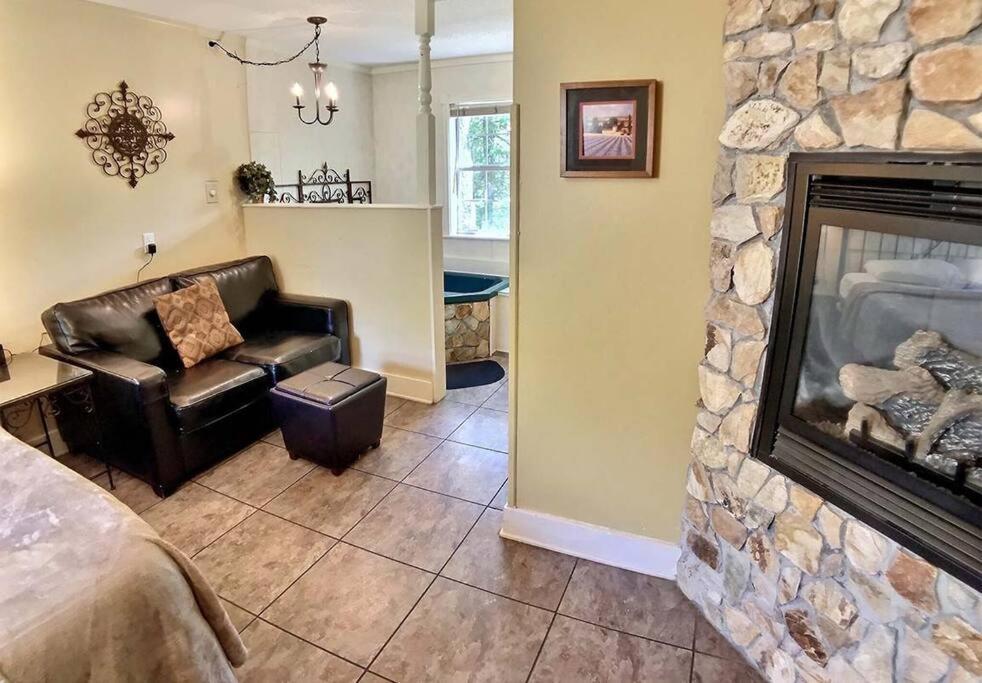 Tuscany Dream Rock Cottage/#8 Apartment Eureka Springs